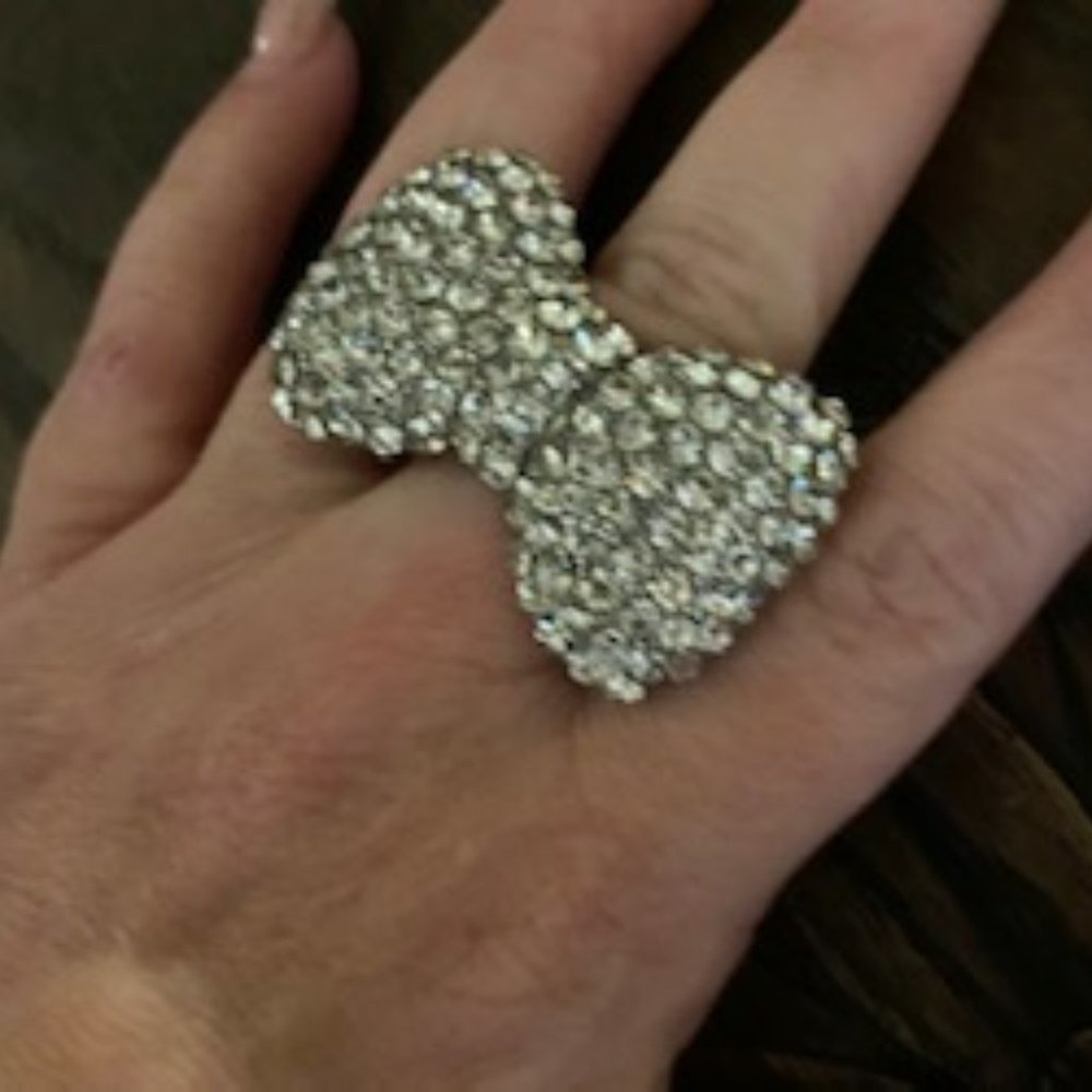 Papparazi Rhinestone Hair-Bow Silver Ring